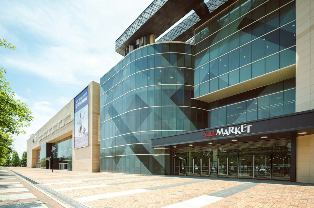shopping mall entrance